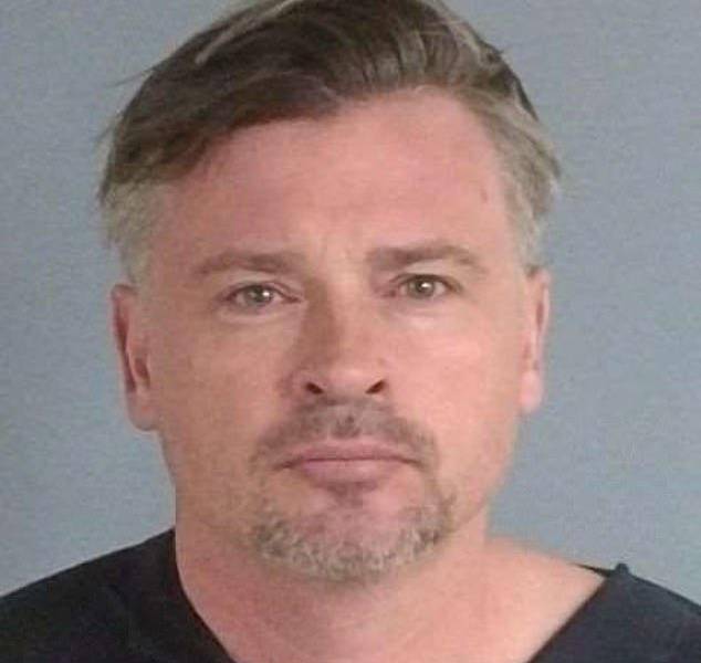 Mugshot de Tom Welling.