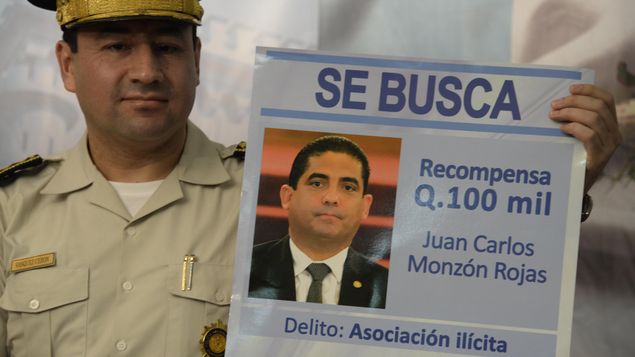 Guatemala: divulgan afiches para capturar a exsecretario vinculado a corrupción