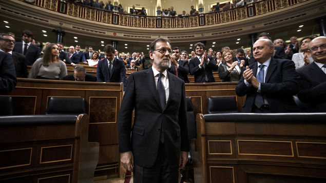 Mariano Rajoy destituye al presidente catalán y convoca elecciones regionales