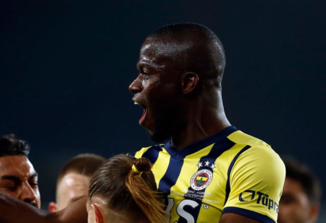 Doblete de Enner Valencia en la victoria del Fenerbahce