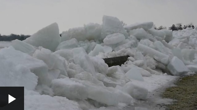 El tsunami de hielo que sorprende en el río Niágara