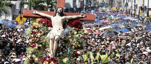 Fe y solidaridad en procesión del Cristo del Consuelo