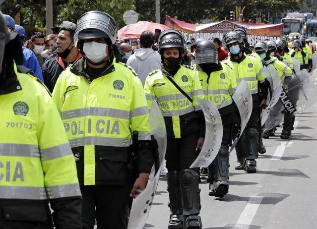 Dos oficiales de la Policía colombiana son condenados por inducir a la prostitución a cadetes