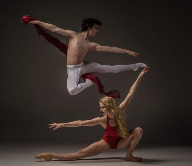 La curiosa forma de bailar en tiempos de COVID