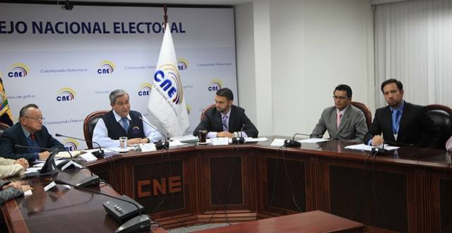 Alianzas políticas habrían limitado el número de candidatos inscritos