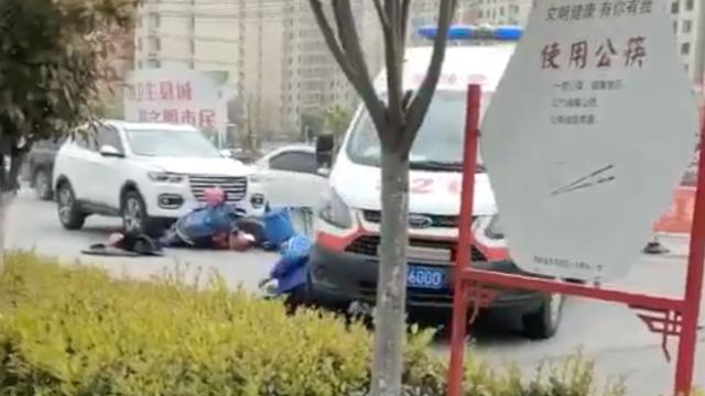 Ambulancia atropella a hombre que iba a atender