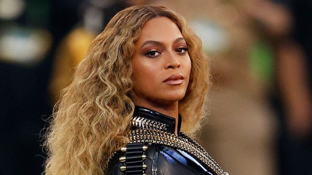 Beyoncé ayuda a novio a pedir matrimonio en su concierto