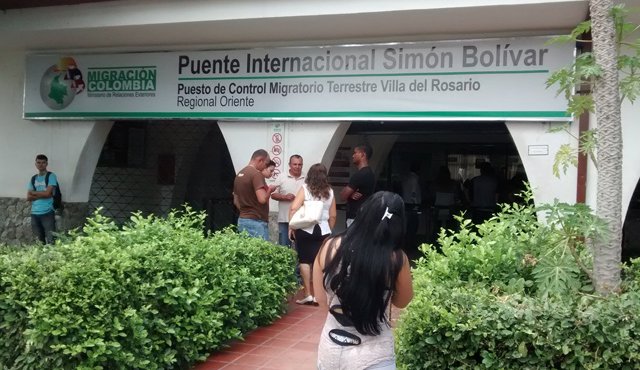 Colombia cancela permisos a &quot;partidarios&quot; de Maduro