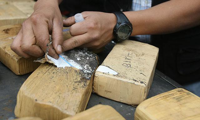 Antinarcóticos detiene a seis personas que custodiaban droga en el sur de Guayaquil