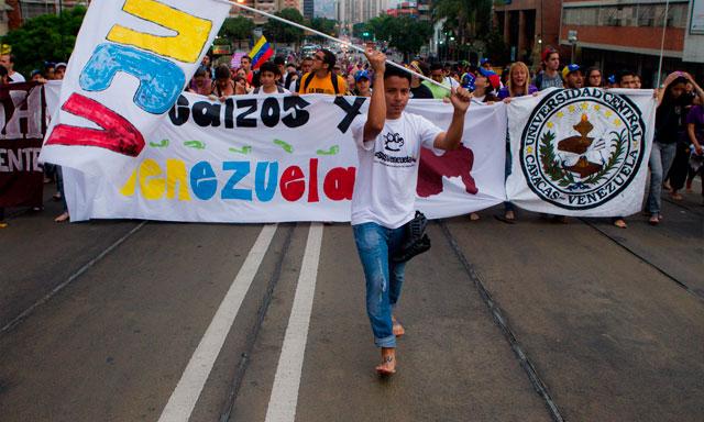 Maduro cumplió un año de mandato en medio de crisis y recuerdo independentista