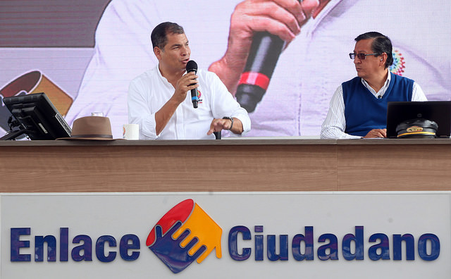 Correa dice que las redes sociales no son para difamar y atacar