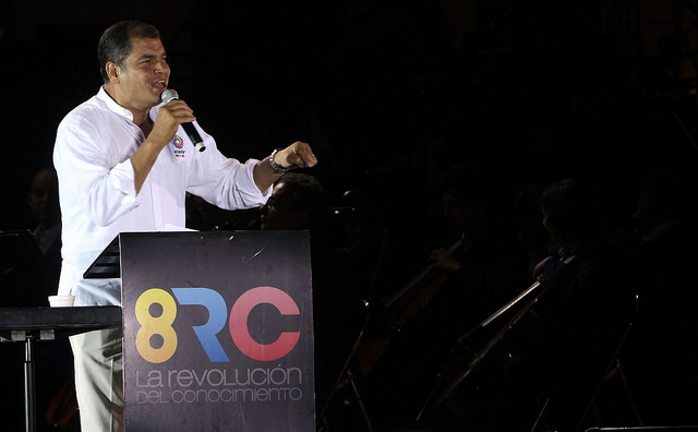 Presidente Correa inicia su noveno año en el poder reconociendo dificultades económicas para 2015
