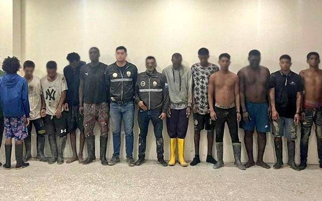 Imagen de los 12 capturados por terrorismo en Centinela del Cóndor, Zamora Chinchipe. En la foto está Anderson Vizcaíno.