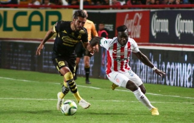 Kevin Mercado fue titular en eliminación de Necaxa