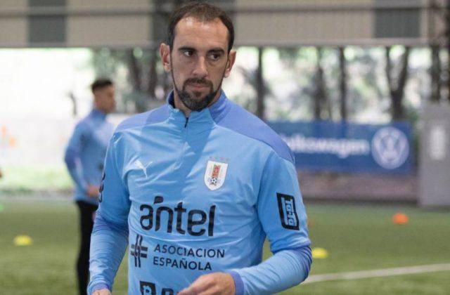 Diego Godín es baja en Uruguay ante Ecuador