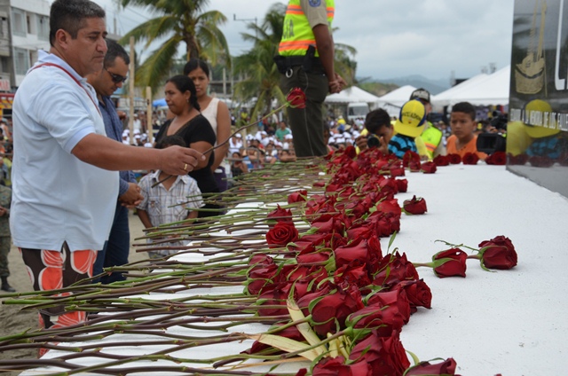 Asciende a 668 la cifra de muertos por el terremoto de 7,8 en Ecuador