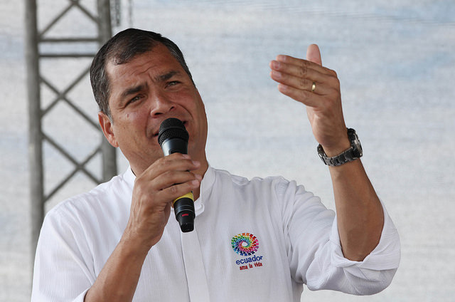 Presidente Correa cree que precio de petróleo se recuperará en 2015