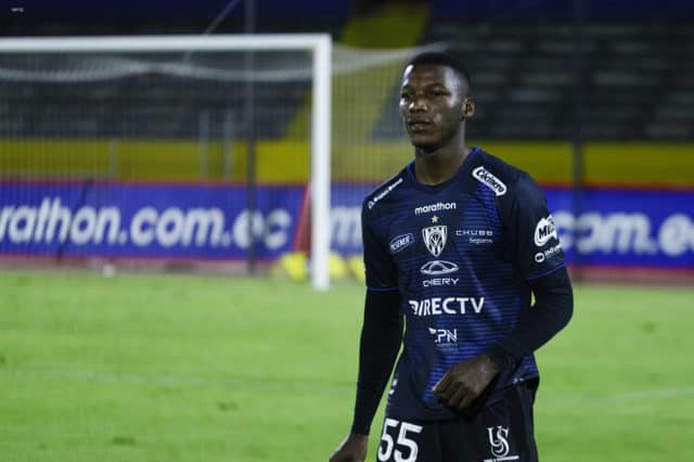 Tres equipos se suman a la pelea por Moisés Caicedo