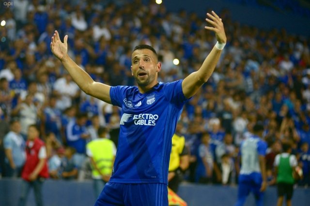 DT de Paraguay busca nacionalizar a zaguero de Emelec