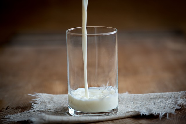 Arcsa mantiene controles en el país por leche contaminada