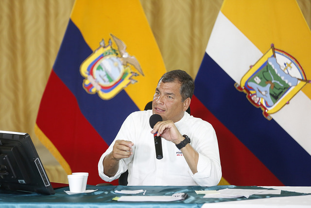 Correa anuncia que piensa reformar asignaciones a gobiernos locales en el Cootad