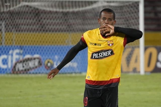 Nixon Molina renovará con BSC tres temporadas más