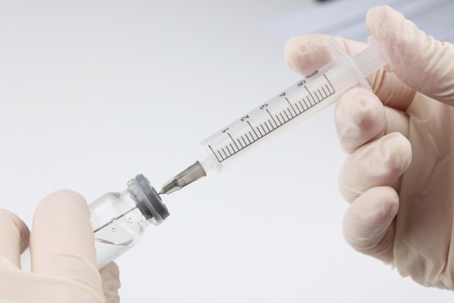 Los expertos de la OMS recomiendan usar la primera vacuna contra el dengue