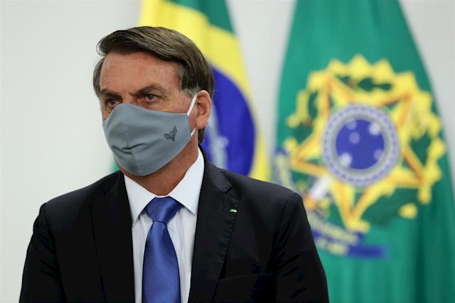 Primera polémica del año de Bolsonaro por provocar un tumulto