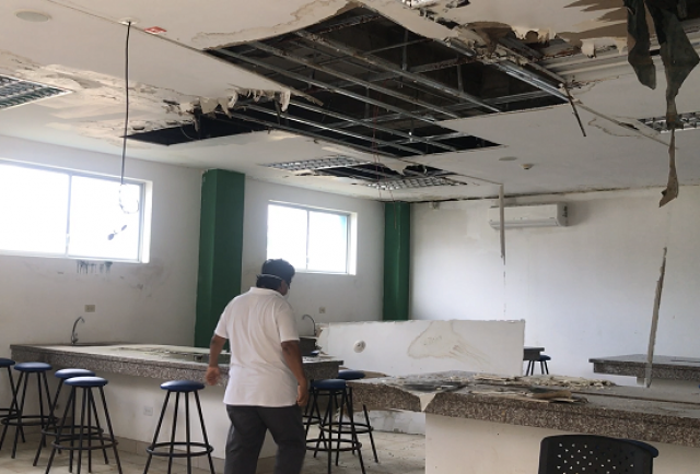 Guayaquil: Padres de familia están preocupados por el deterioro de las escuelas