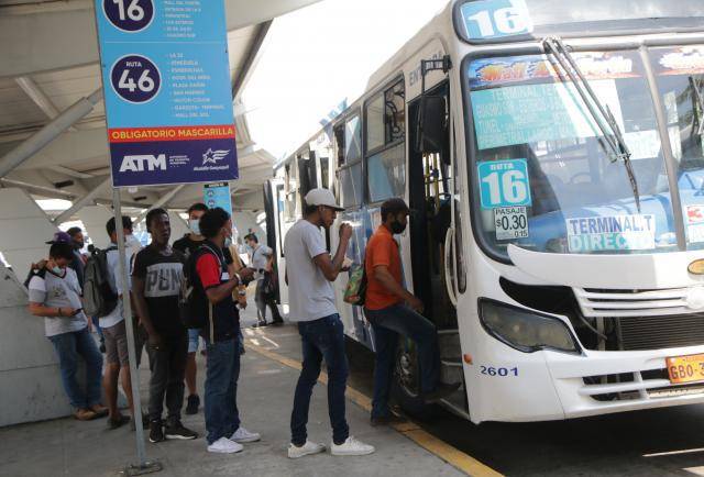 Buses urbanos en Guayaquil retoman con normalidad sus recorridos este miércoles