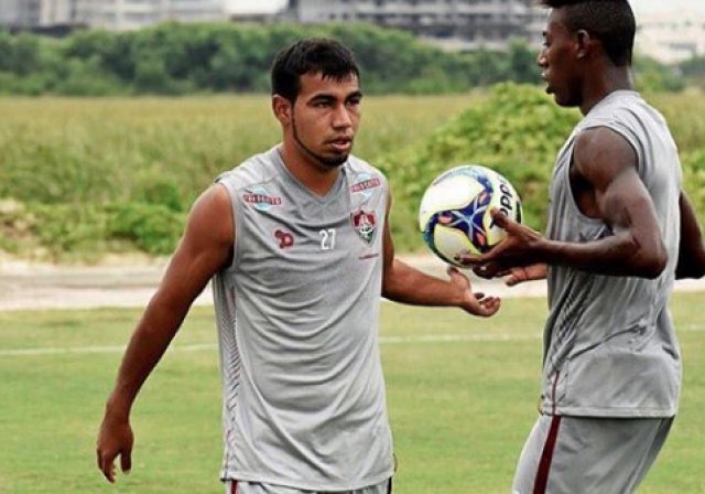 Sornoza destaca en debut oficial con Fluminense