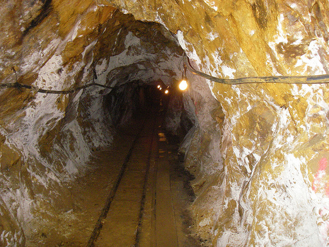 Suspenden cuatro minas en El Oro