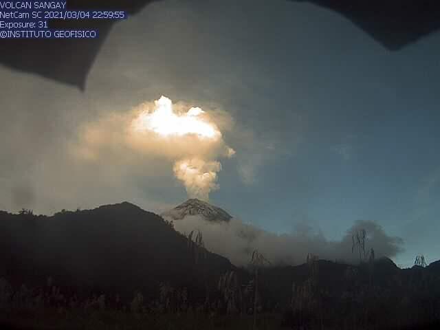 Provincia de Chimborazo la más afectada por la ceniza del Sangay