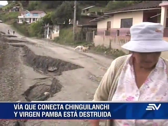 Lluvias en Loja y Zamora provocan deslaves e inundaciones
