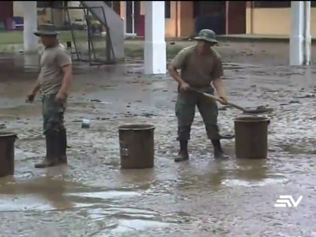 Lluvias en Loja y Zamora provocan deslaves e inundaciones