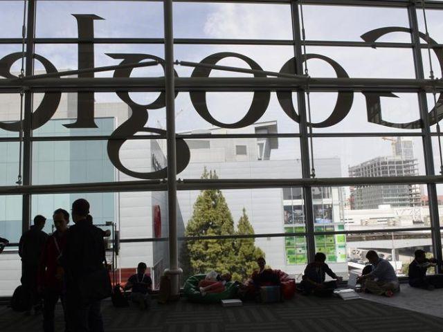 Google mostraría comentarios y fotos de sus usuarios en anuncios