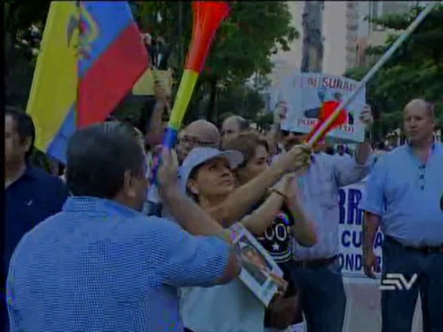 Manifestantes de oposición se autoconvocan por redes sociales en Guayaquil