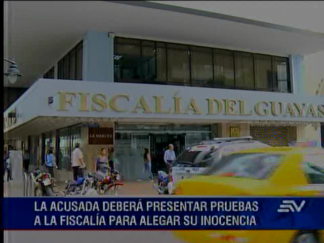 Funcionaria del hospital Abel Gilbert es investigada por actos de corrupción