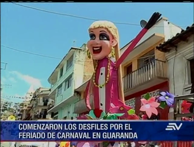 Guaranda vive el carnaval lleno de música y color