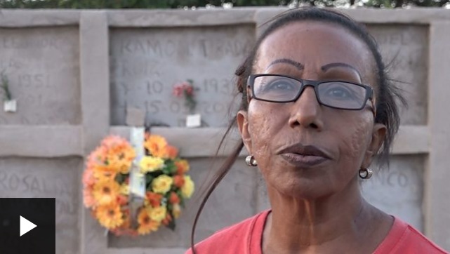 La mujer que entierra en su cementerio a los migrantes venezolanos