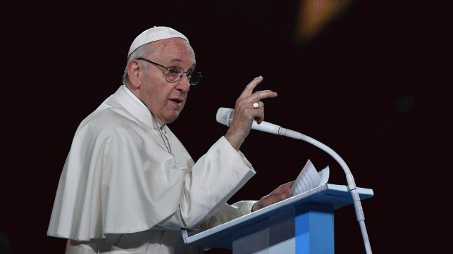 Papa denuncia adopciones forzadas en Irlanda
