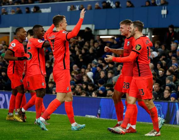 Brighton goleó 4-1 al Everton con los jugadores tricolores como protagonistas