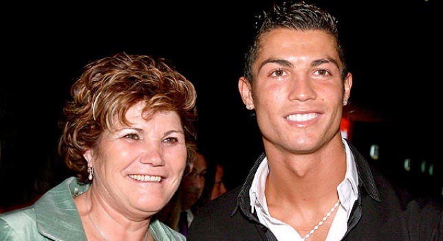 Madre de CR7 es detenida con 55 mil euros en su equipaje