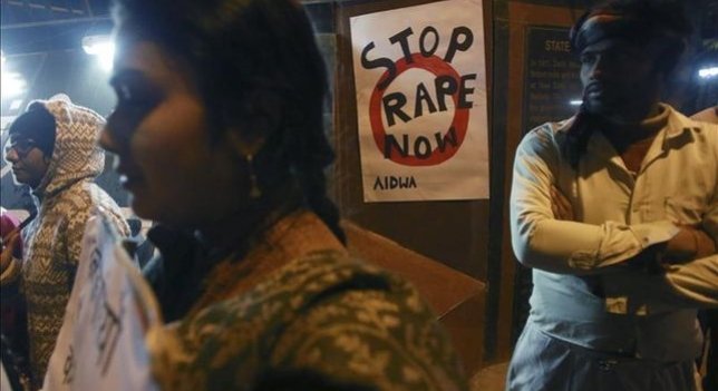 Condenan a muerte a tres hombres por violación grupal en India
