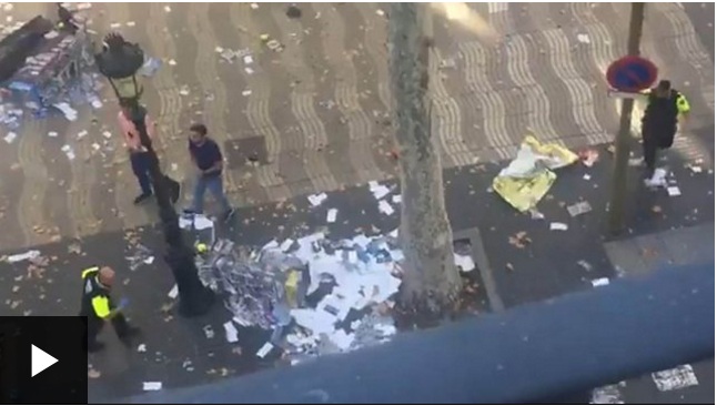 Primeras imágenes tras el atropello masivo en Las Ramblas de Barcelona