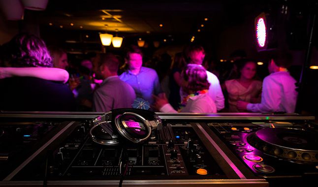 Samborondón también prohibirá las reuniones sociales