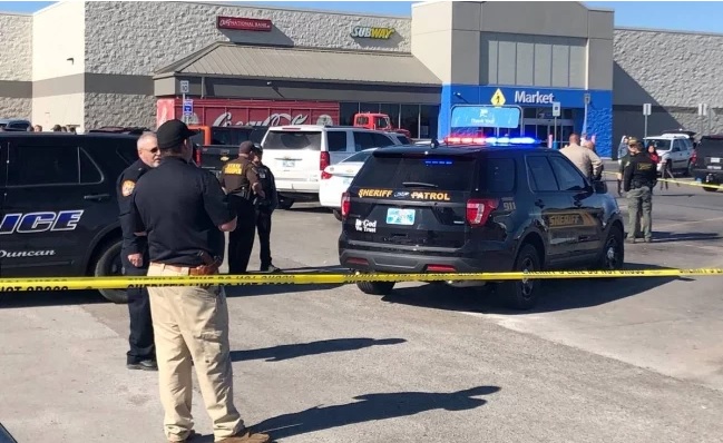 Tiroteo deja 3 muertos en supermercado en centro de EEUU