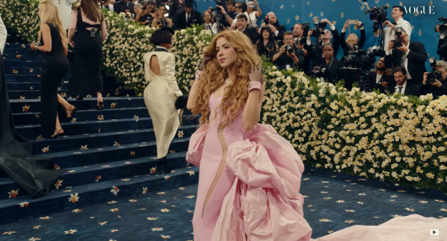 Shakira regresa a la Met Gala por segundo año consecutivo