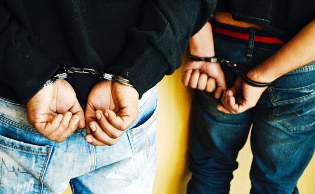 Dos detenidos en los exteriores de la Penitenciaría del Litoral, tras sicariato en Vía a Daule, norte de Guayaquil