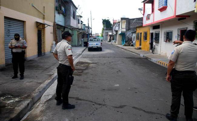 Juez dicta prisión preventiva para extranjero implicado en el asesinato de dos policías en Guayaquil